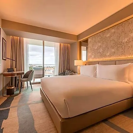 Legacy Cascais, Curio Collection By Hilton